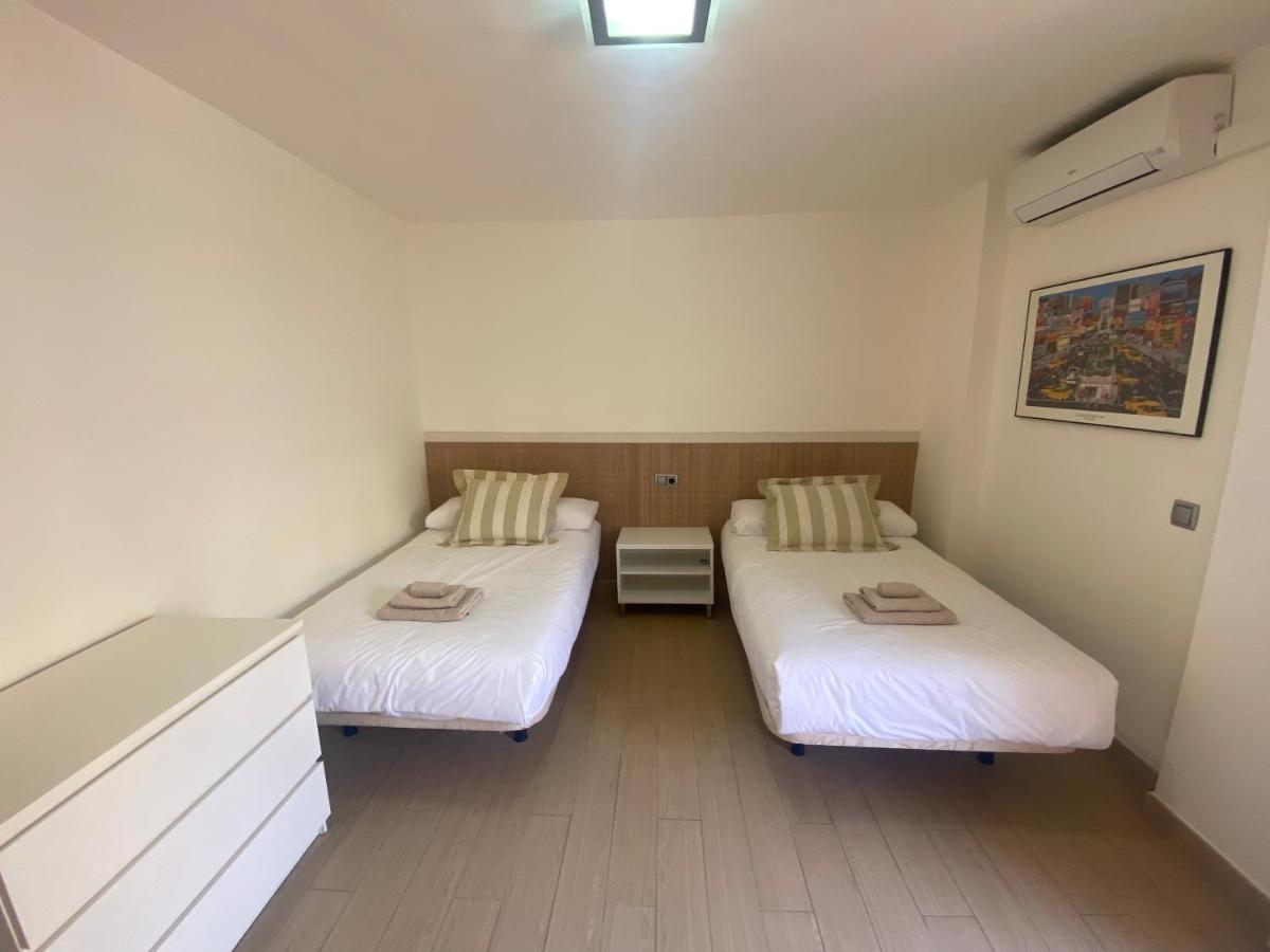 Albamar Frontline Beach Apartment 3 Bedrooms Фуeнхирола Екстериор снимка