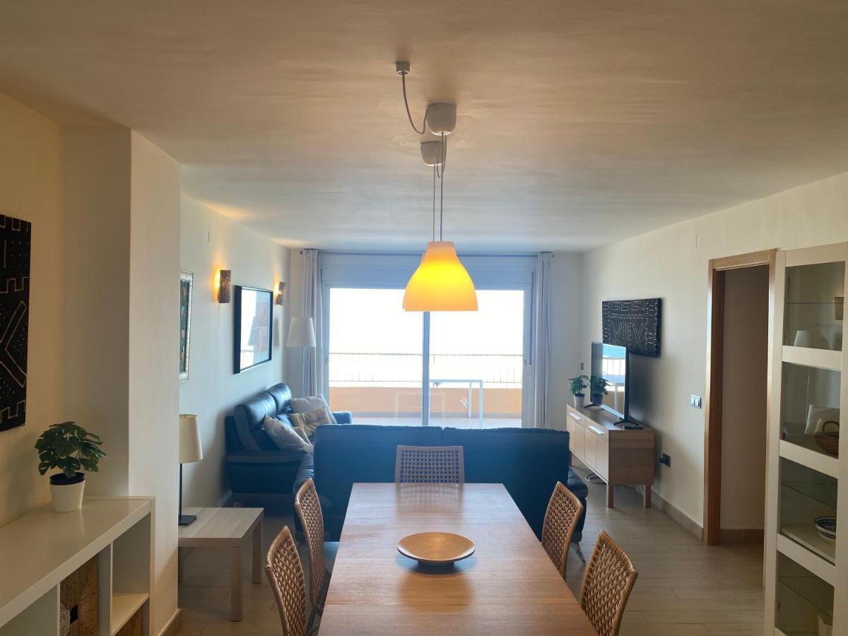 Albamar Frontline Beach Apartment 3 Bedrooms Фуeнхирола Екстериор снимка